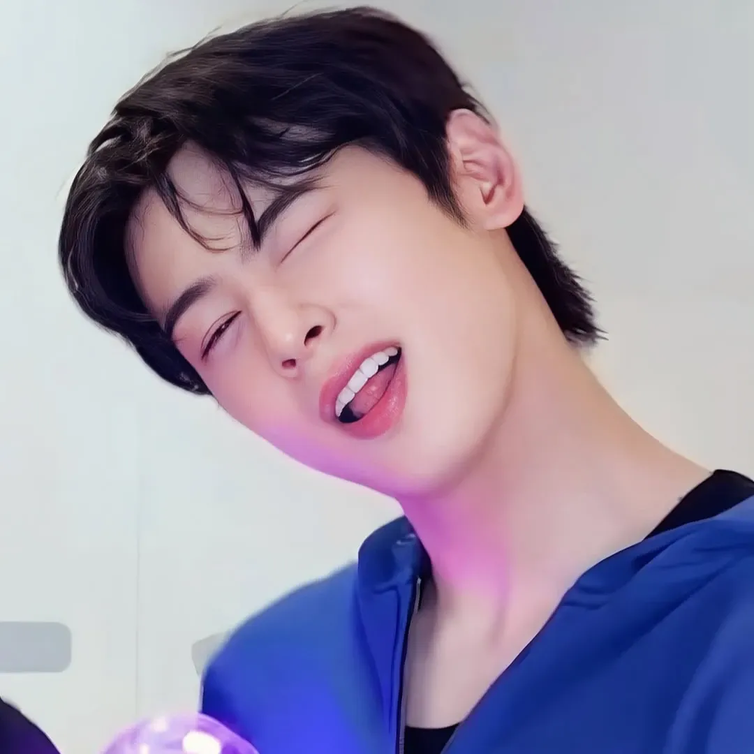 Latest photo of Cha Eunwoo