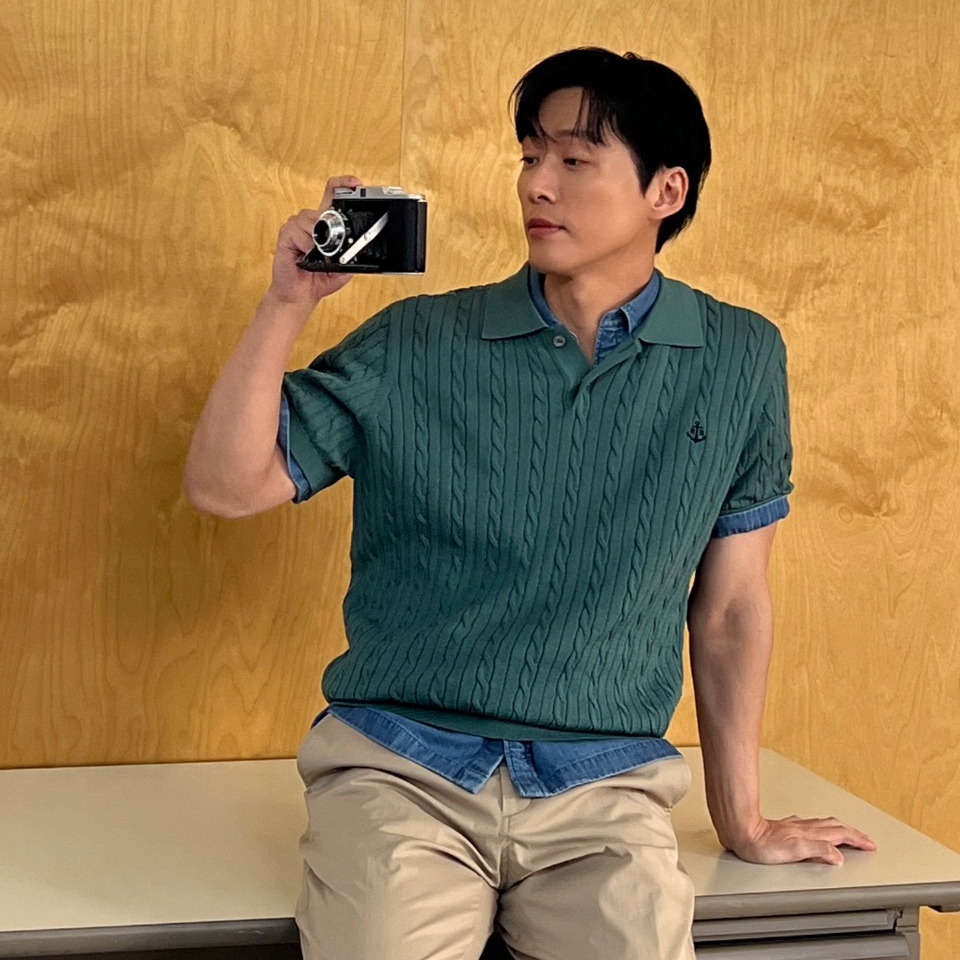 Behind-the-scenes cut of Namkoong Min