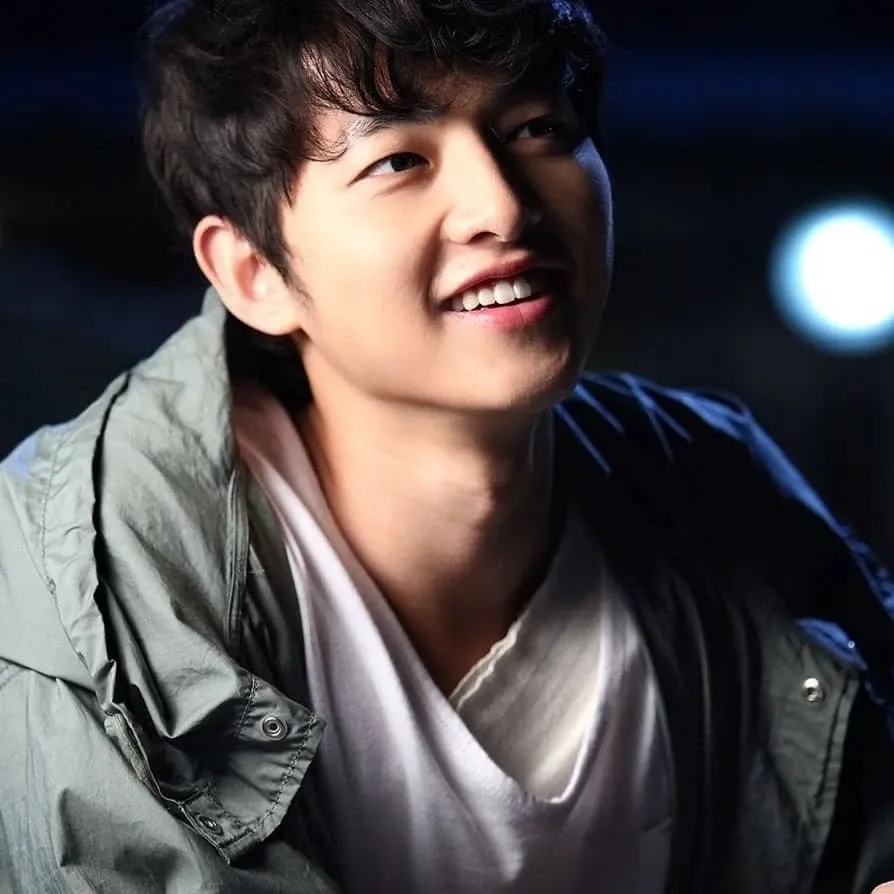 Recent activity shot of Song Joongki