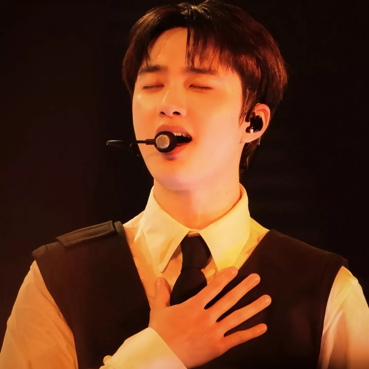 Behind-the-scenes cut of Doh Kyungsoo (D.O.)