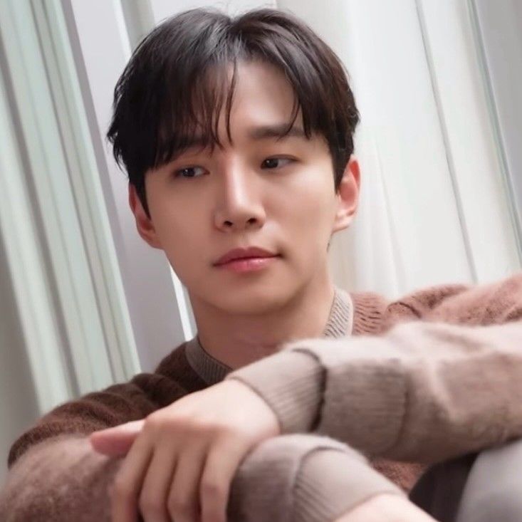 イ・ジュノのビハインドカット