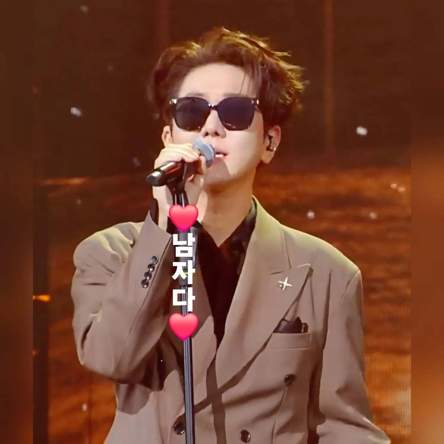 A moment captured by a fan of Kim Soochan