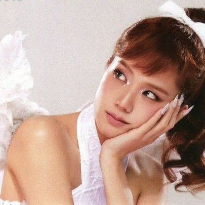 Latest photo of Jisoo (1995)