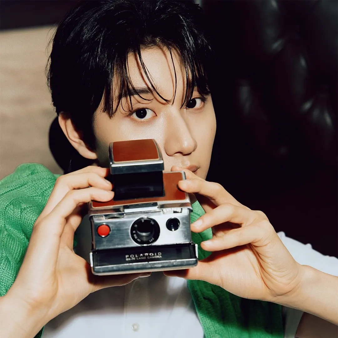 A moment captured by a fan of Kim Jaewon