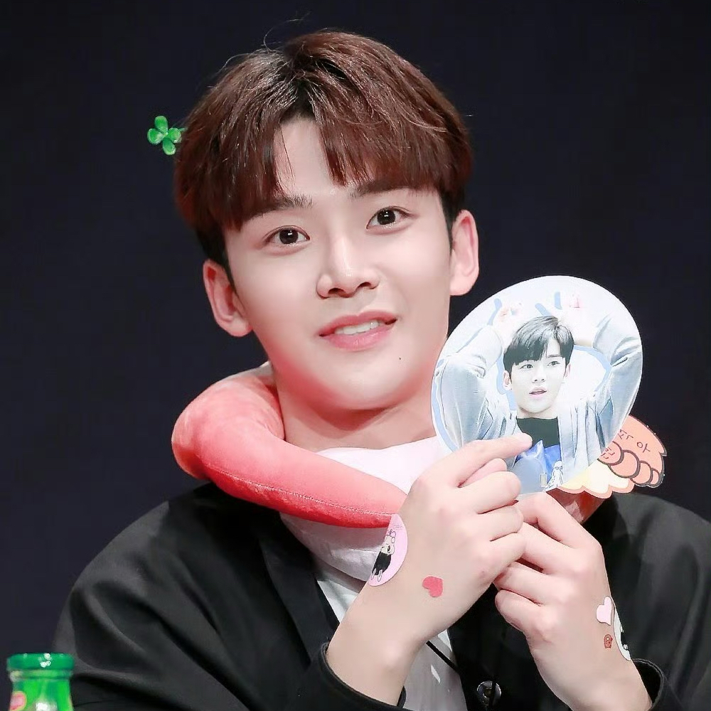 Foto kegiatan terbaru dari Rowoon