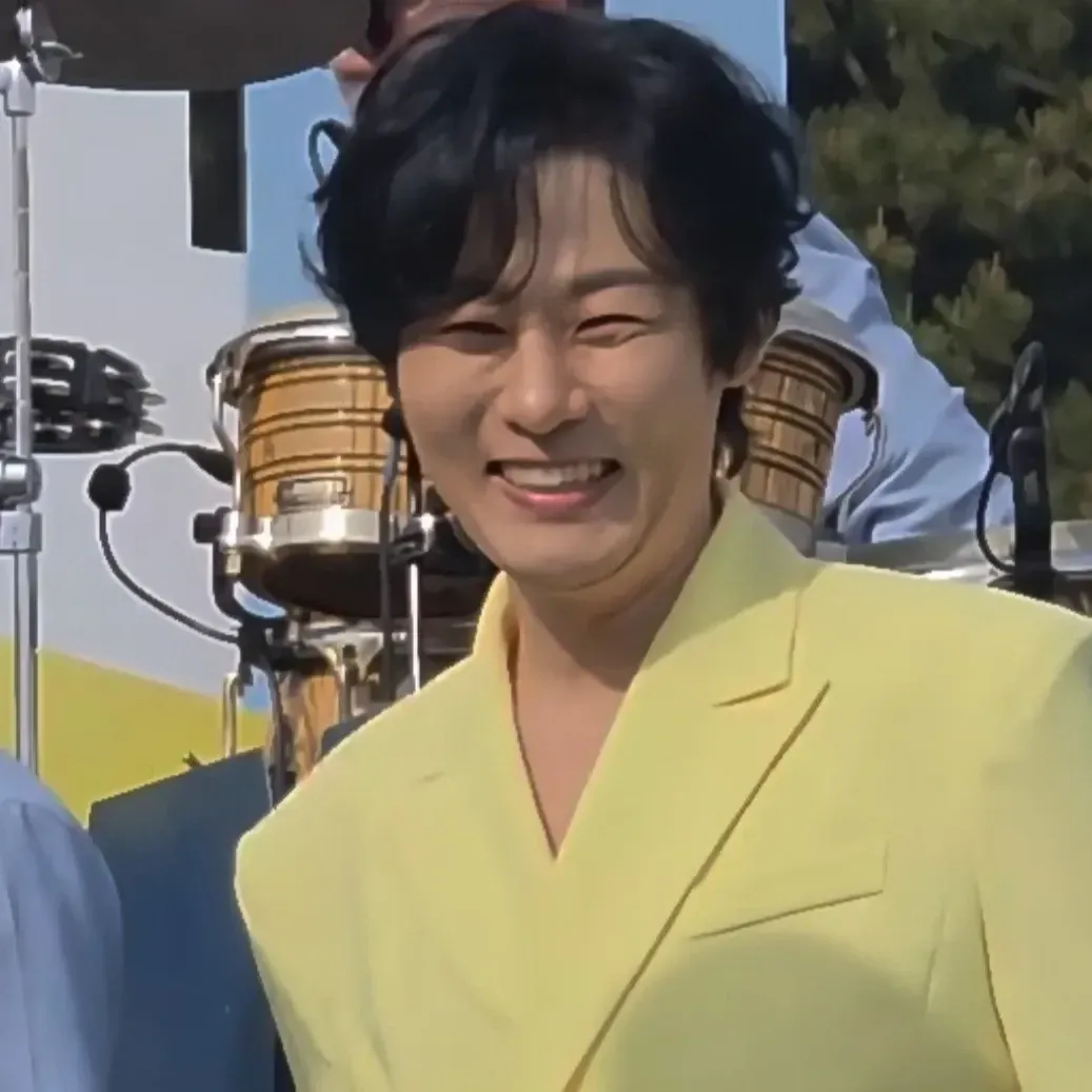 A moment captured by a fan of Kang Moonkyung