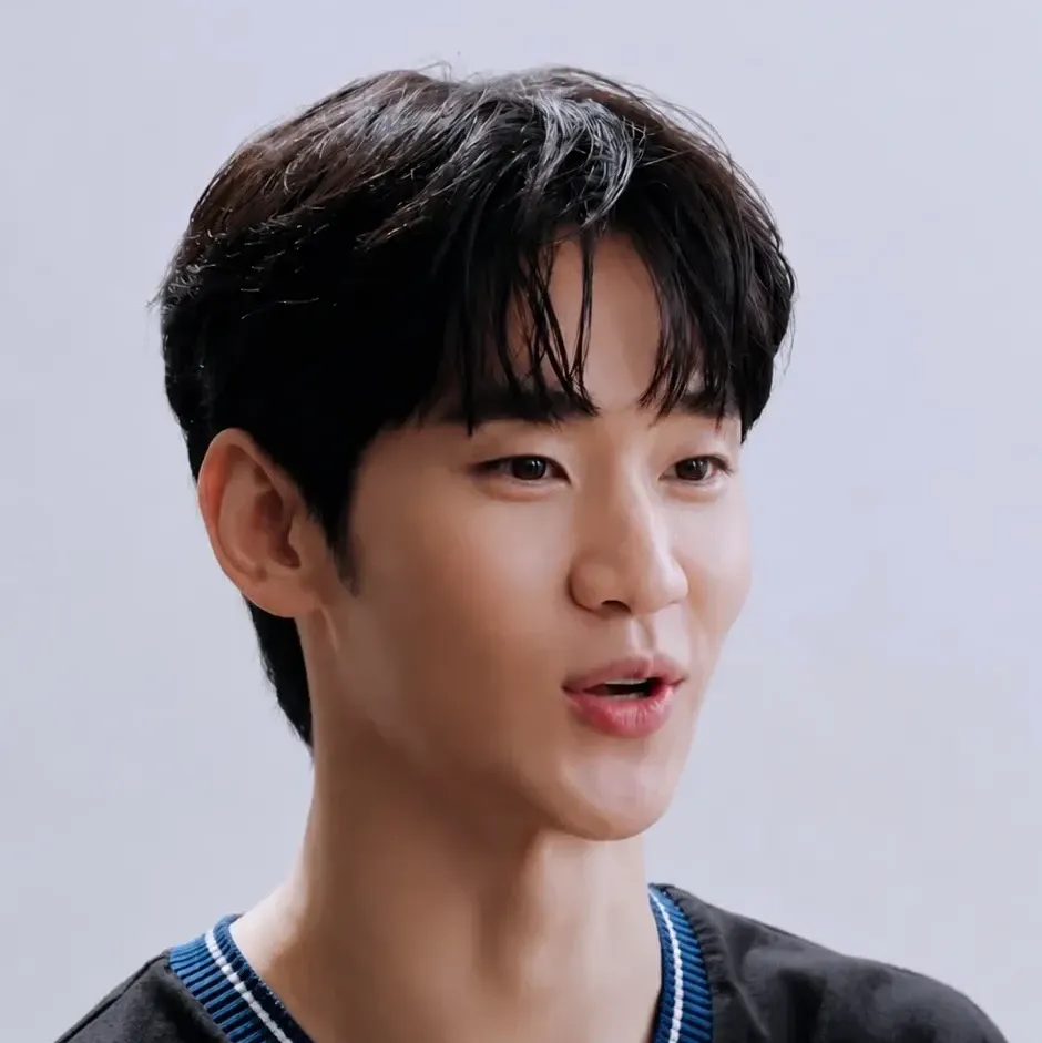 A moment captured by a fan of Kim Soohyun