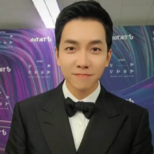 A moment captured by a fan of Lee Seunggi