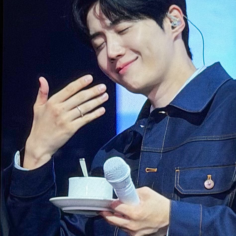 Foto kegiatan terbaru dari Kim Seonho