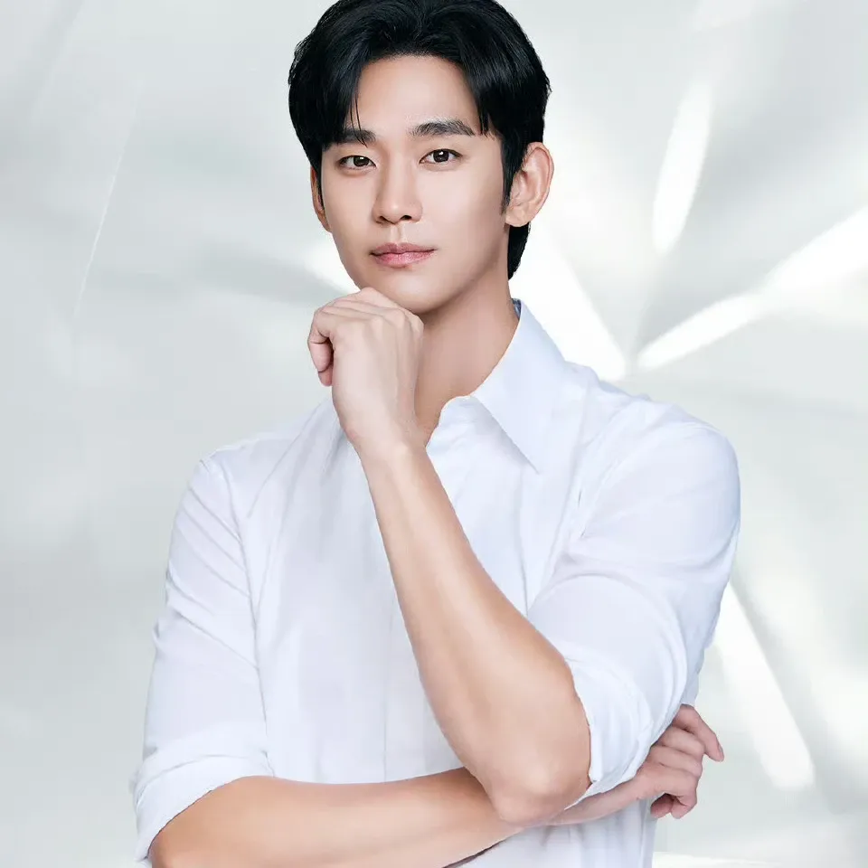Recent activity shot of Kim Soohyun