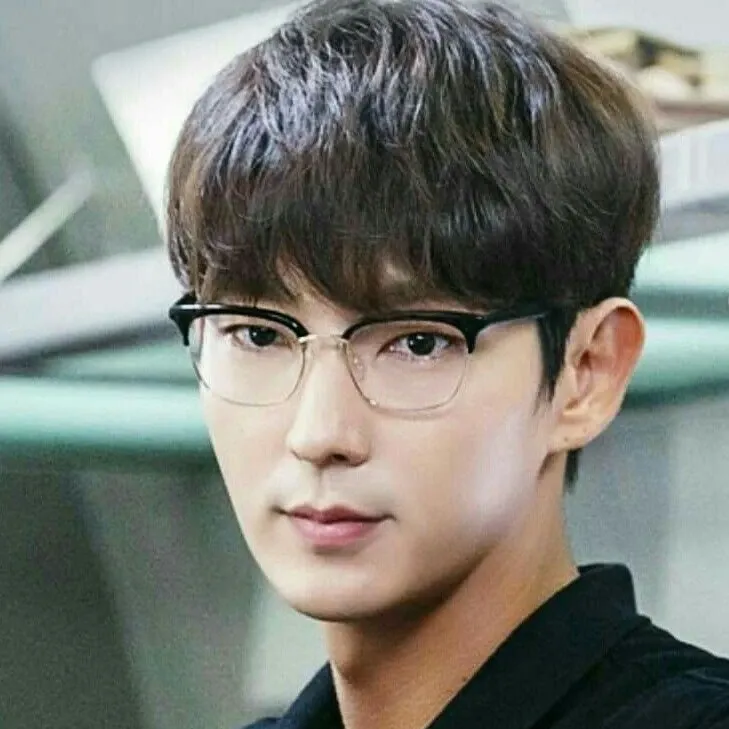 Recent activity shot of Lee Joongi