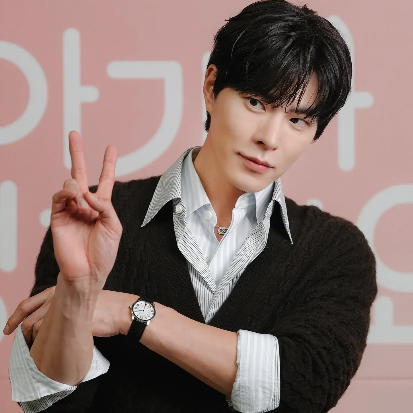 Behind-the-scenes cut of Hong Jonghyun