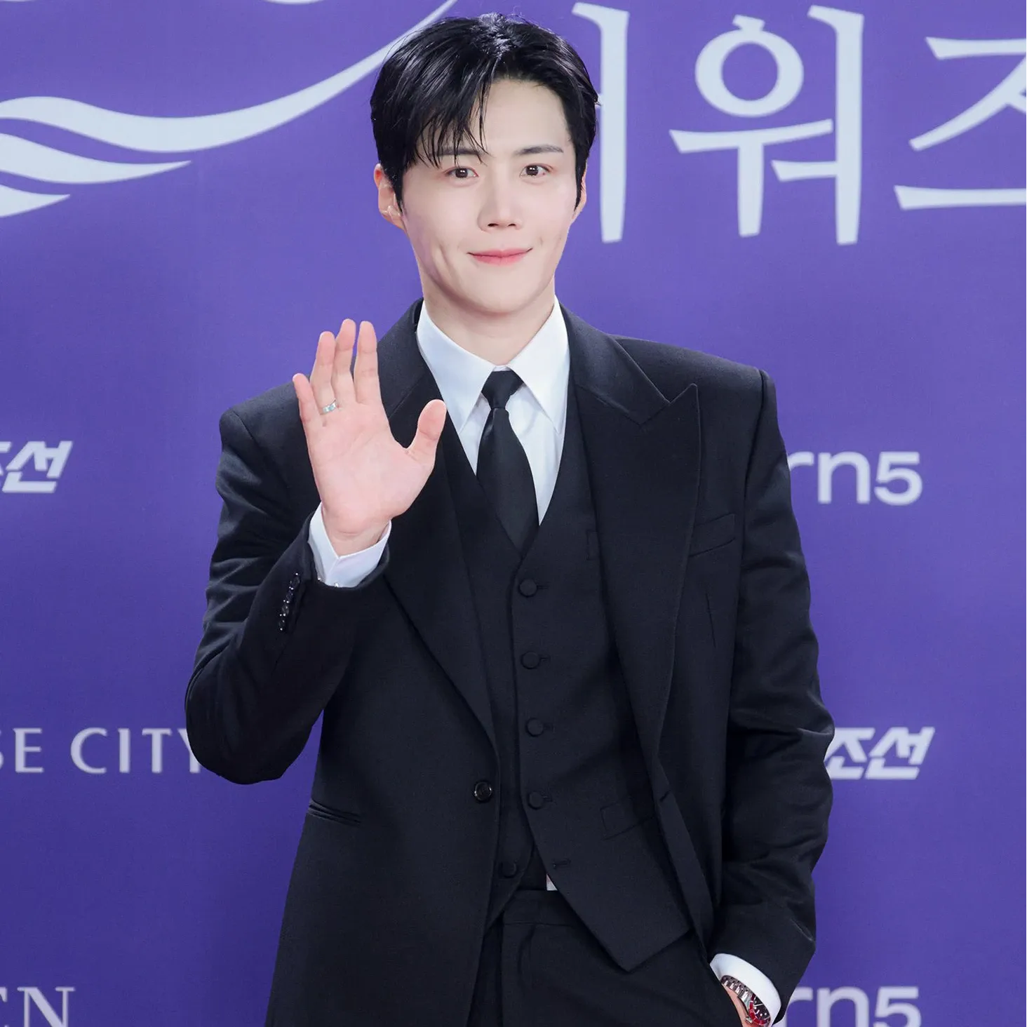 Behind-the-scenes cut of Kim Seonho