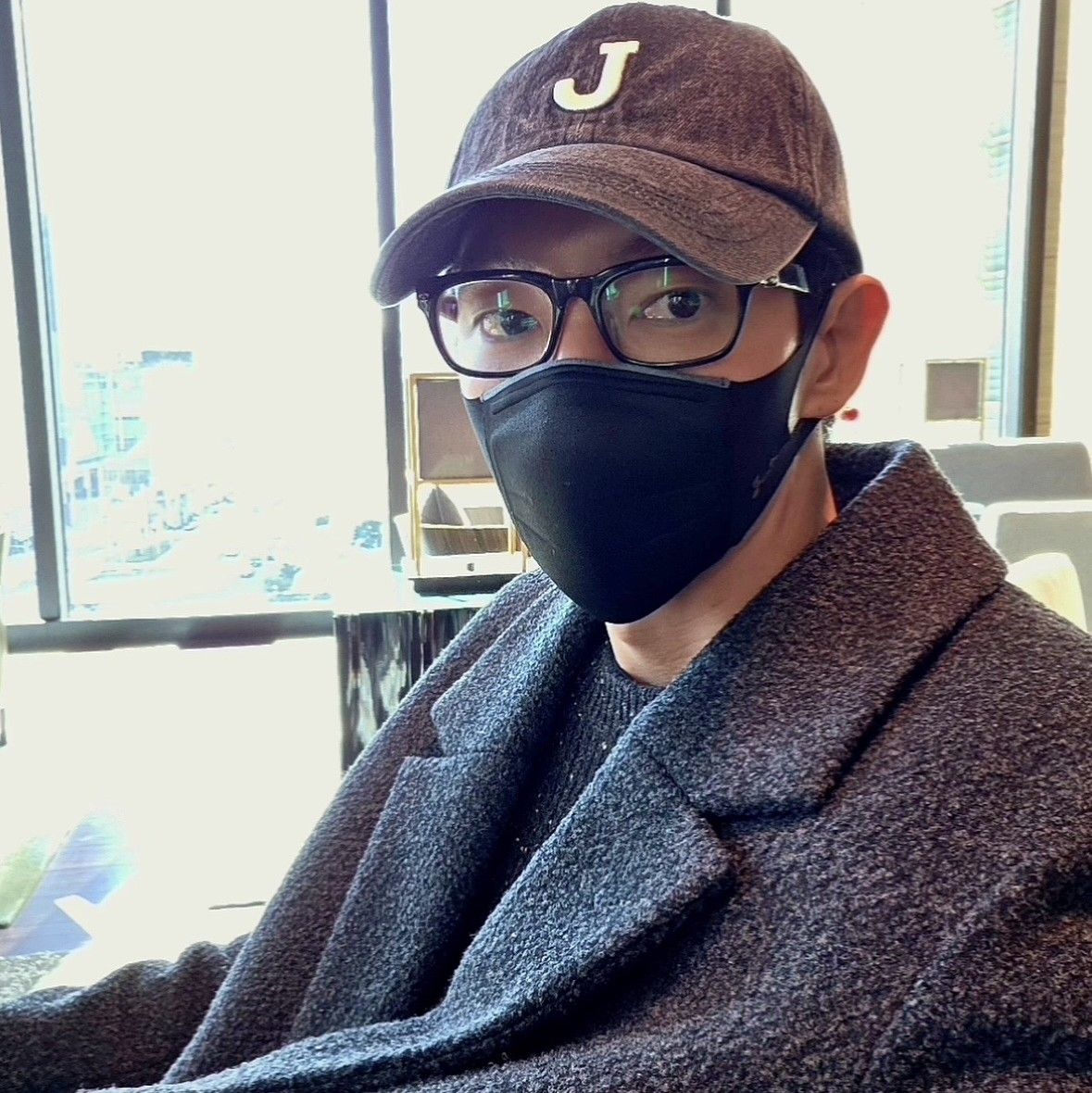 Behind-the-scenes cut of Lee Joongi