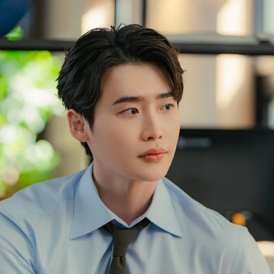 Latest photo of Lee Jongsuk