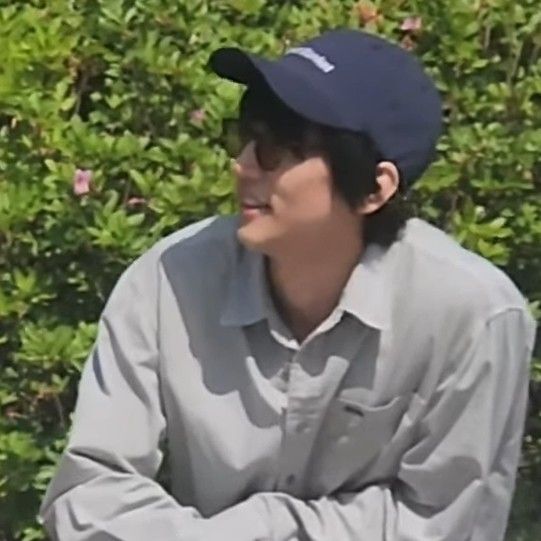 Behind-the-scenes cut of Lee Seungyoon