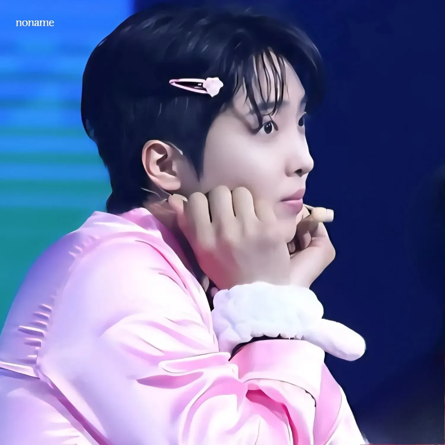 A moment captured by a fan of Hwang Yunsung