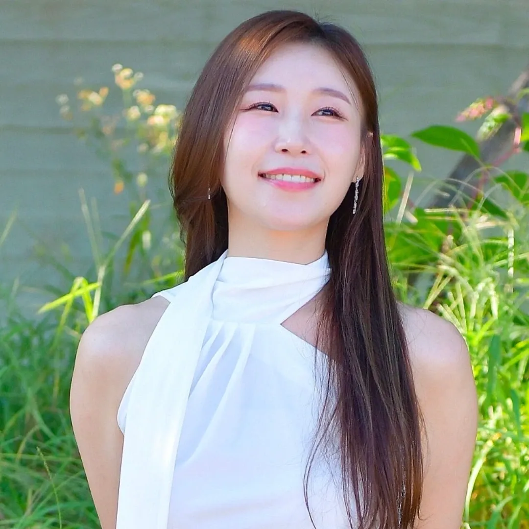 Latest photo of Lee Sona