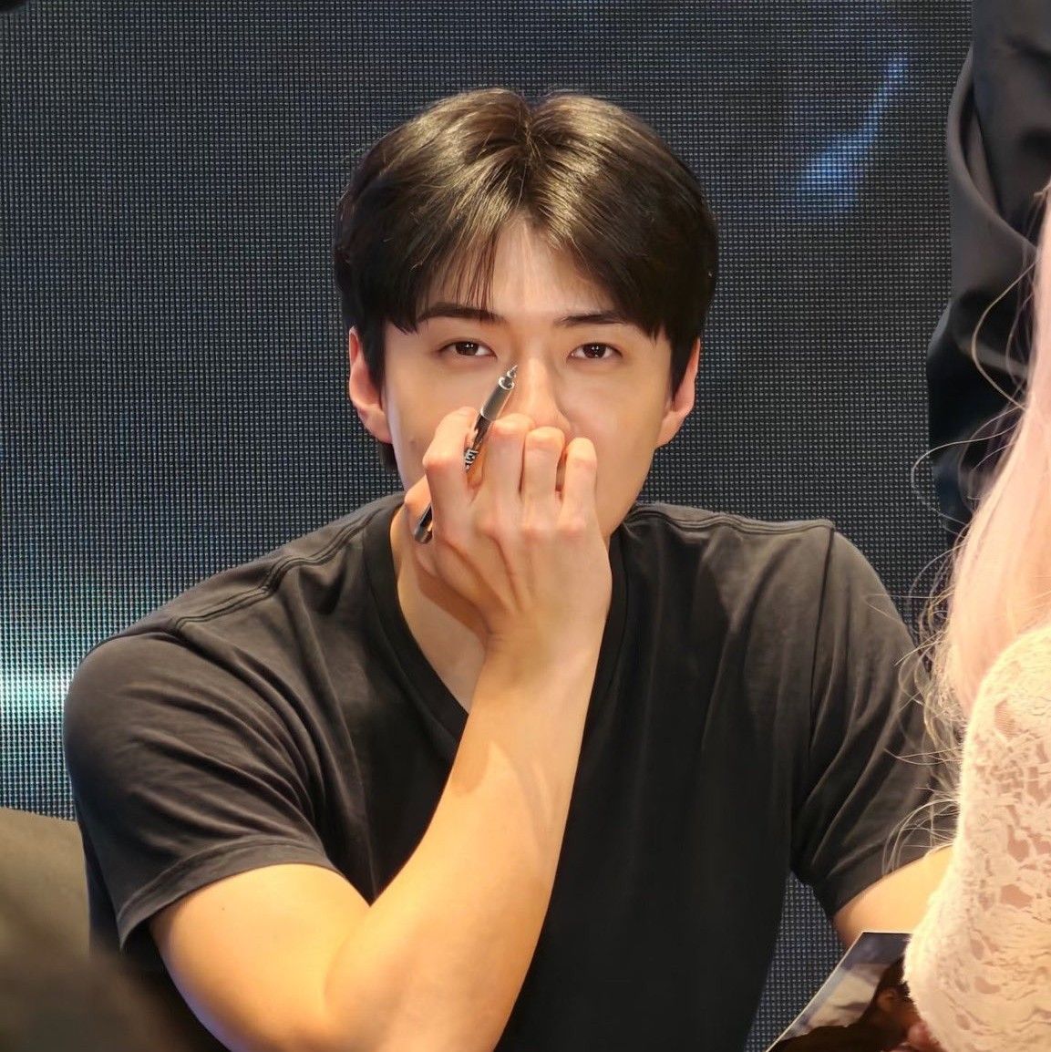 ファンが撮影したド・ギョンス (ディオ)の瞬間