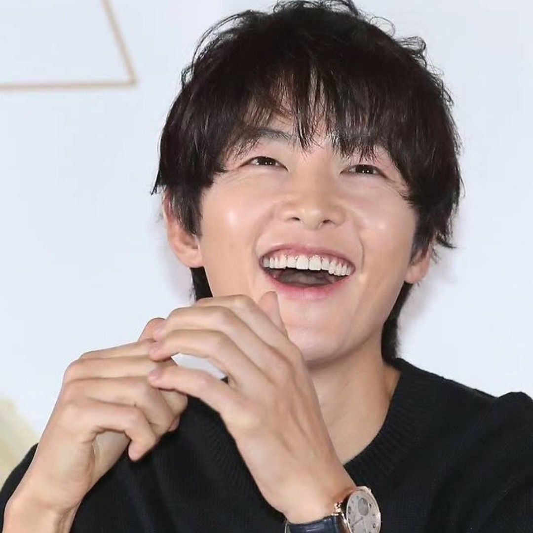 Latest photo of Song Joongki