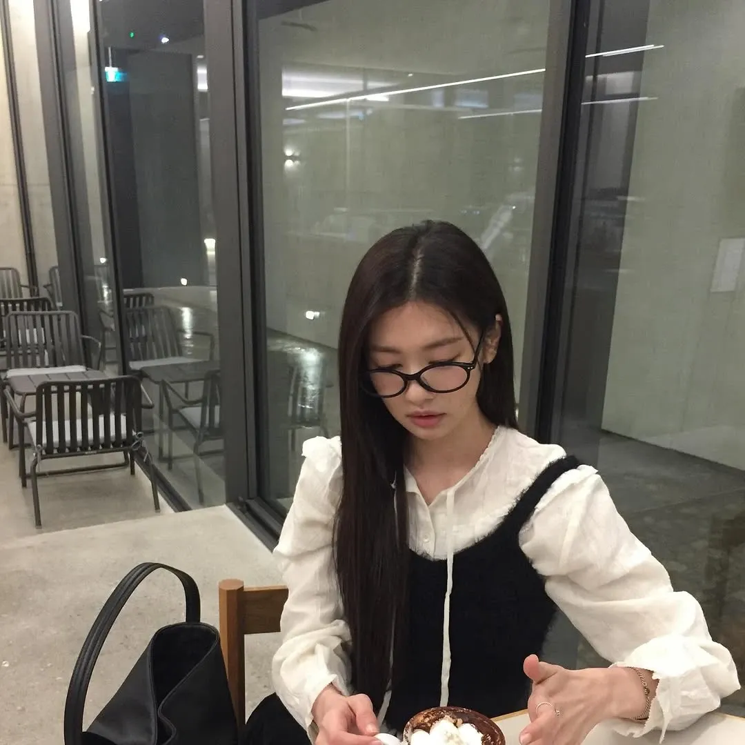 Recent activity shot of Jung Somin