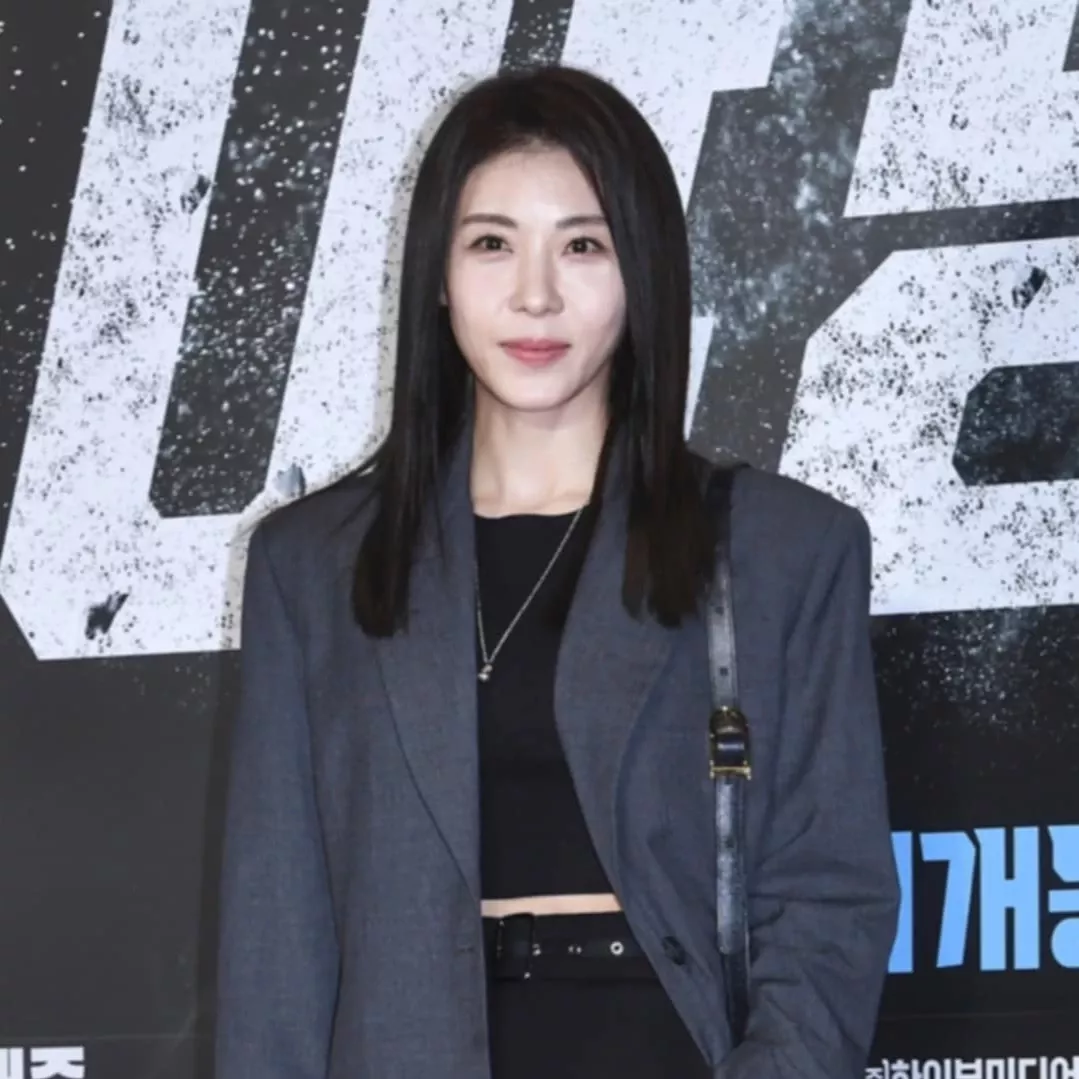 Behind-the-scenes cut of Ha Jiwon