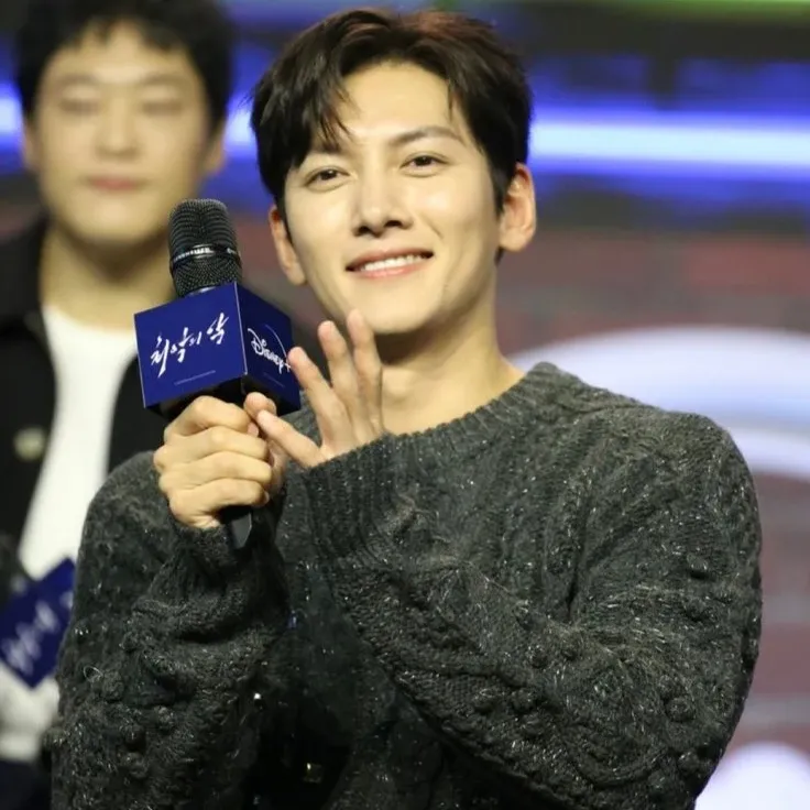 Latest photo of Ji Changwook