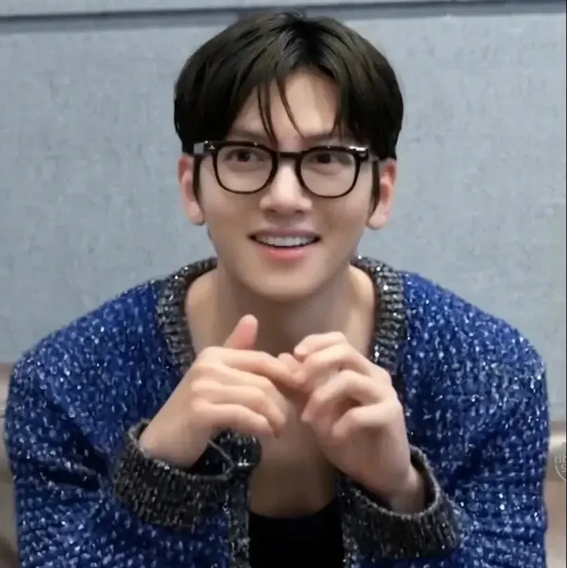 Behind-the-scenes cut of Ji Changwook