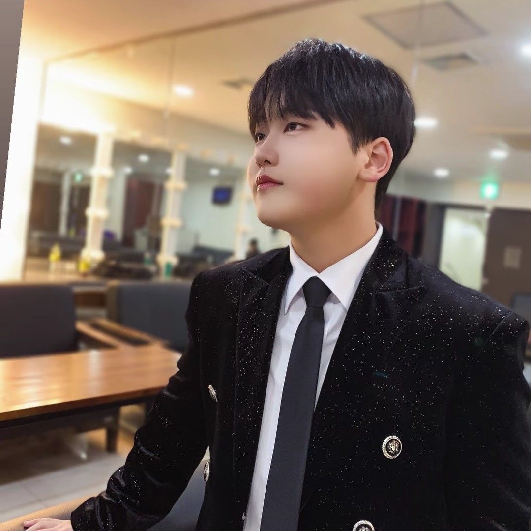 Behind-the-scenes cut of Park Sungon