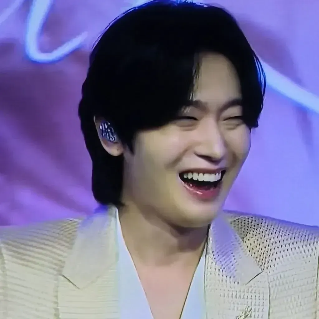 Latest photo of Kim Yongbin