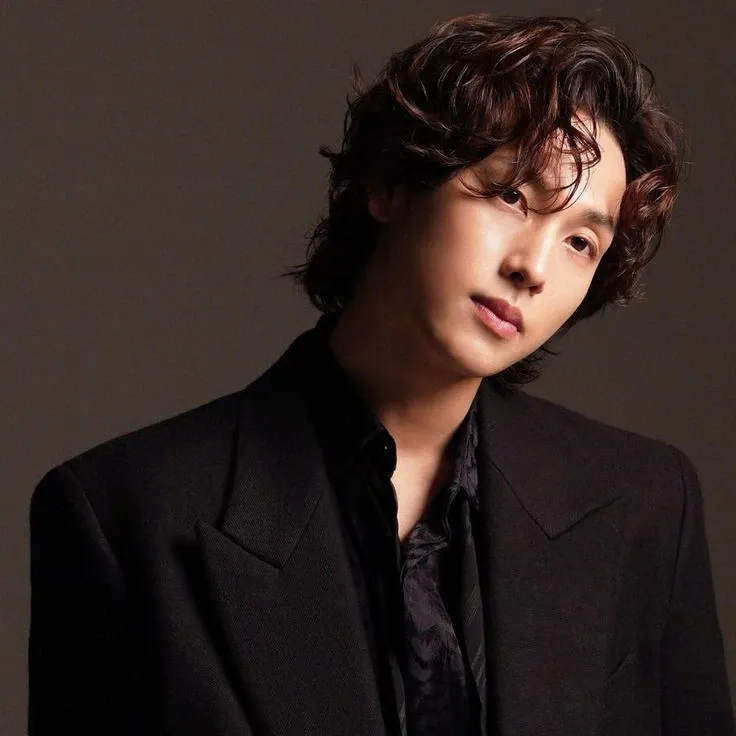 Latest photo of Yim Siwan