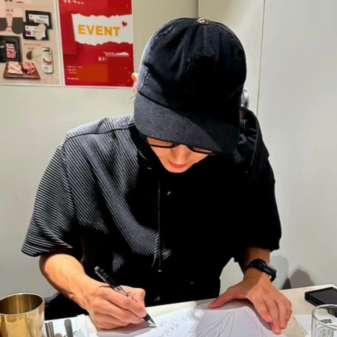 Latest photo of Lee Joongi