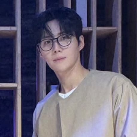 Latest photo of Kim Seonho