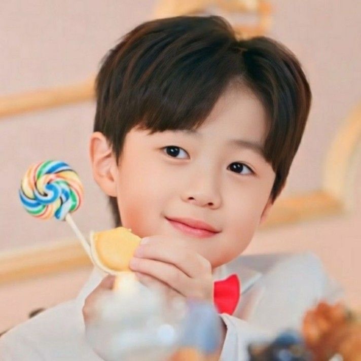 A moment captured by a fan of You Jiwoo