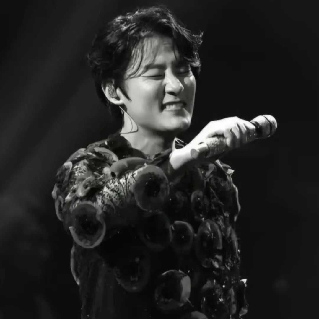 Behind-the-scenes cut of Kang Moonkyung