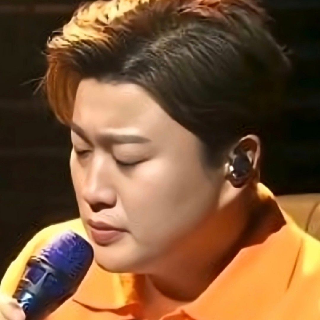 粉絲拍下的金浩中瞬間