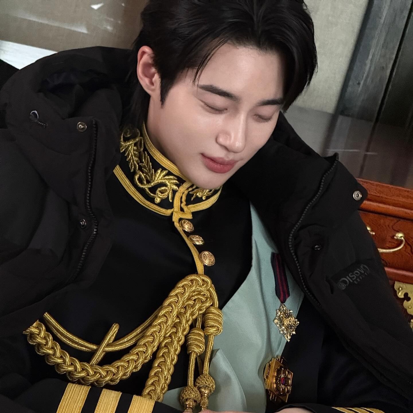 粉丝拍下的边佑锡瞬间