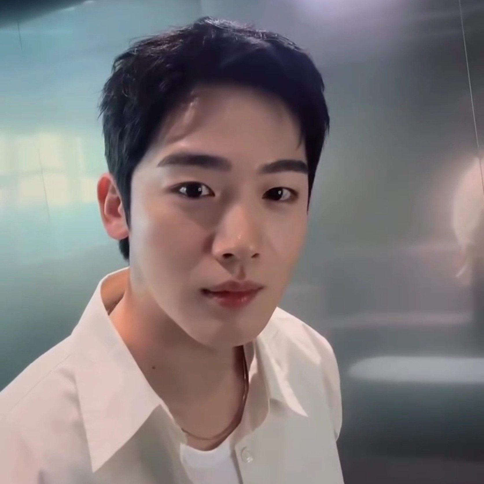 Behind-the-scenes cut of Kim Yohan