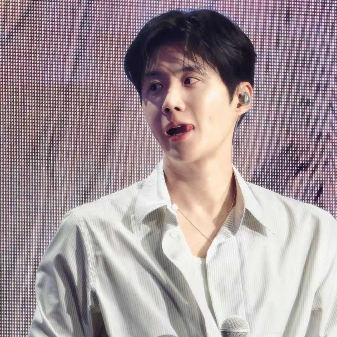 A moment captured by a fan of Kim Seonho