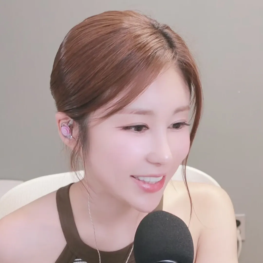 Momen yang diabadikan oleh penggemar Kim Soyou