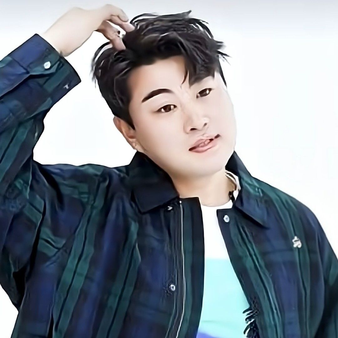 粉絲拍下的金浩中瞬間