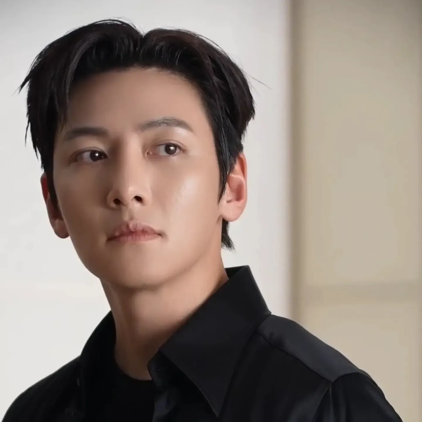 Behind-the-scenes cut of Ji Changwook