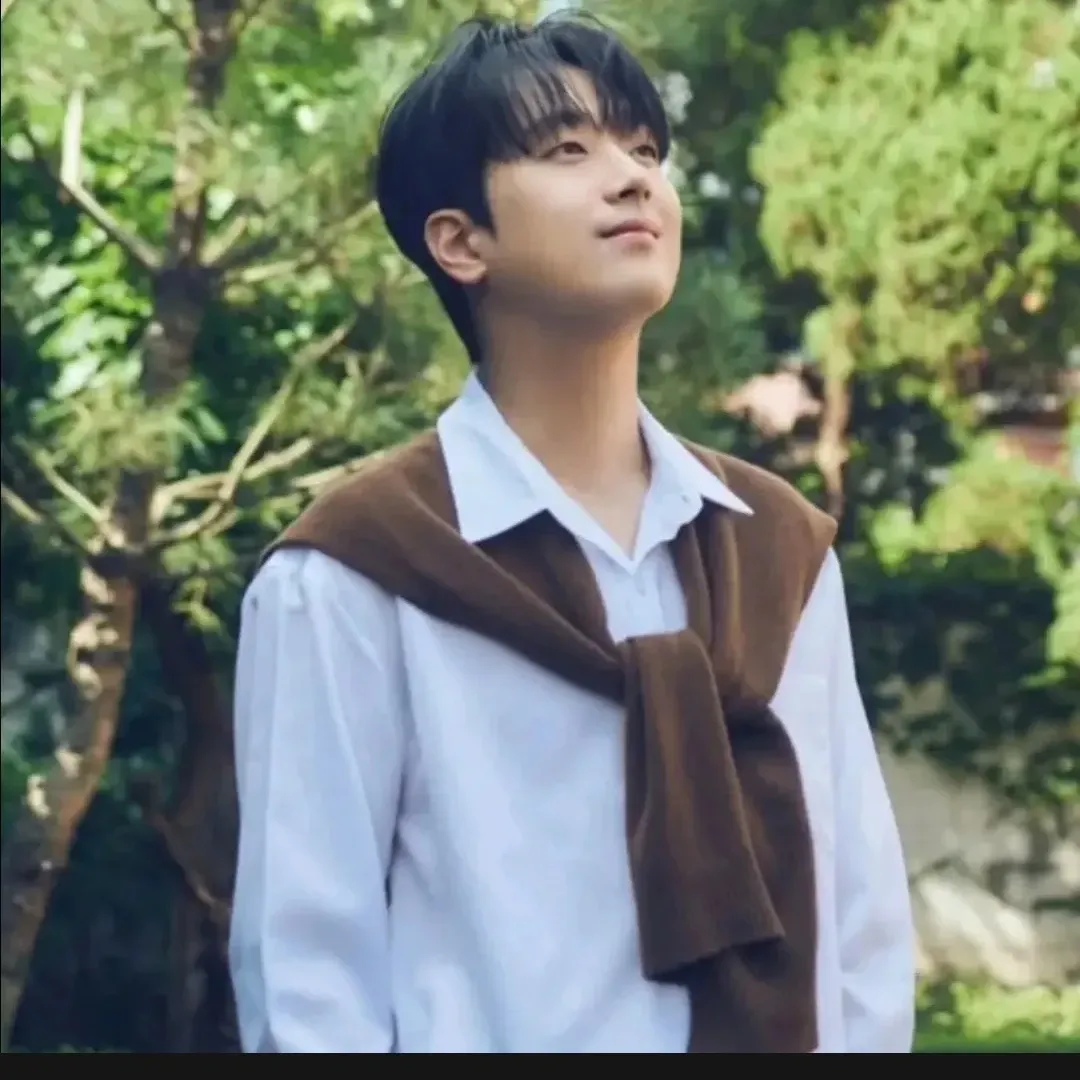 Recent activity shot of Lee Chanwon