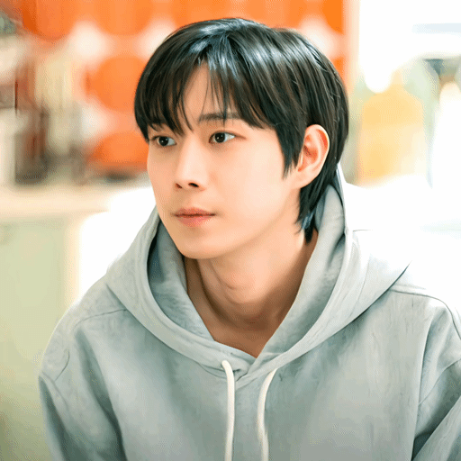 Behind-the-scenes cut of Kim Youngdae