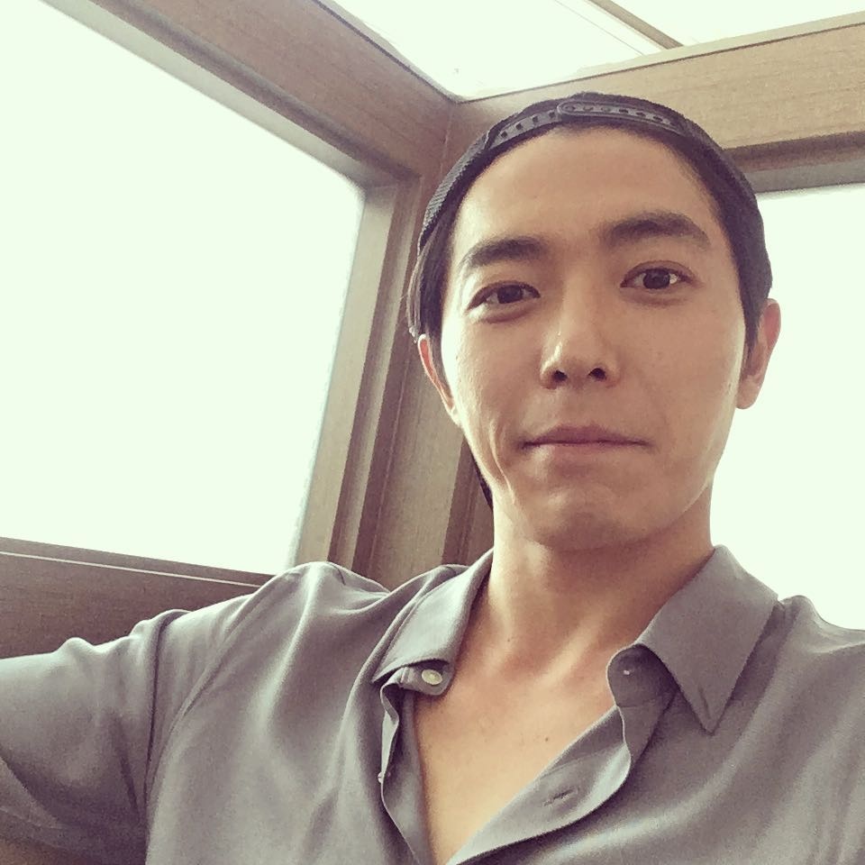 Behind-the-scenes cut of Kim Jaewook