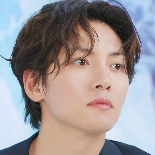 Behind-the-scenes cut of Ji Changwook