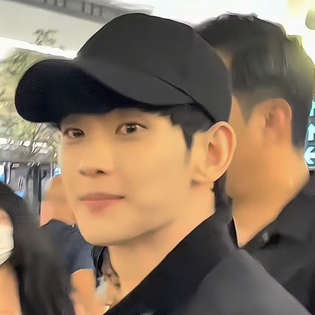 Recent activity shot of Kim Soohyun