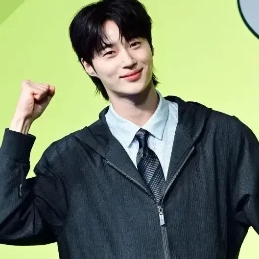 Behind-the-scenes cut of Byeon Wooseok