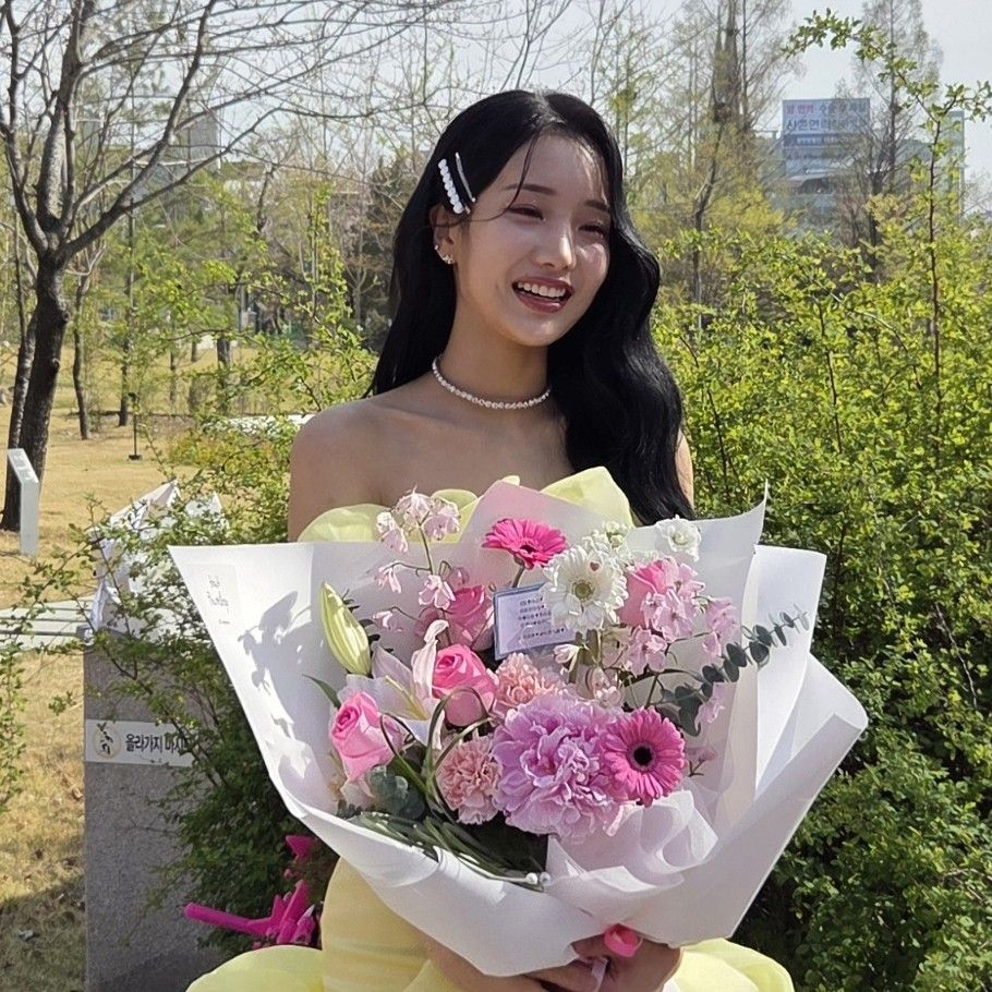 A moment captured by a fan of Kim Soyeon (2004)