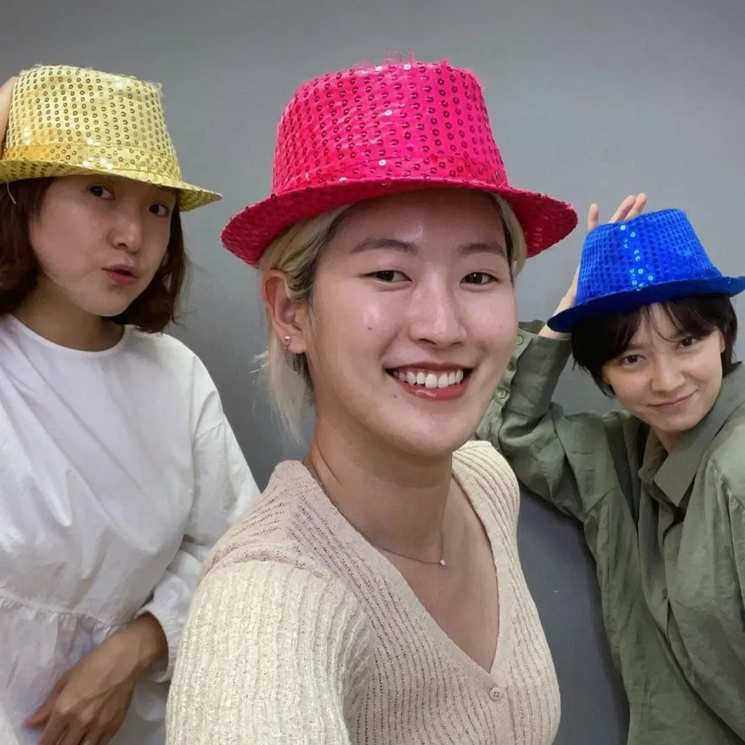 Cuplikan di balik layar dari Song Jihyo